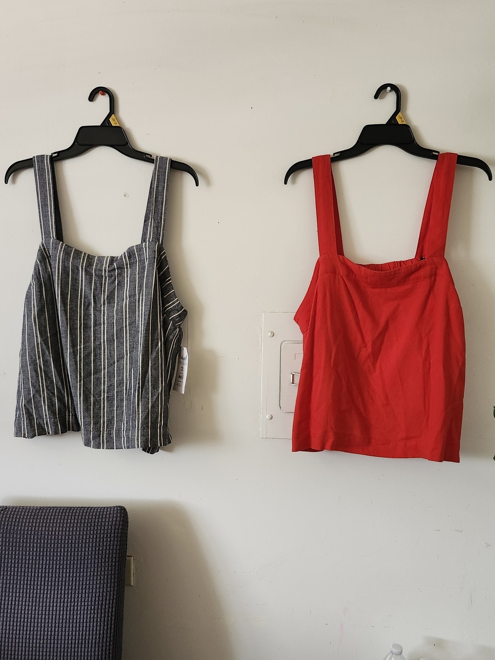 2 Time and Tru Red Square-Neck Tank Top